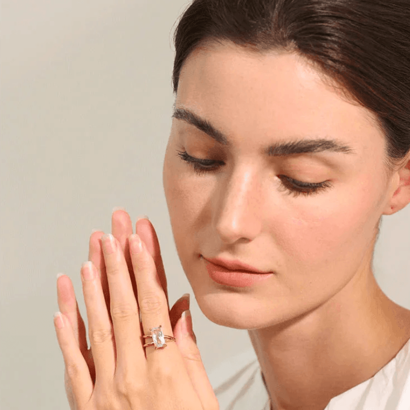 Anel com Zircônia Retangular - DELICATTA